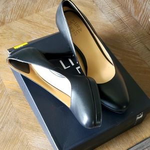 Naturalizer Teresa Black Leather Pump